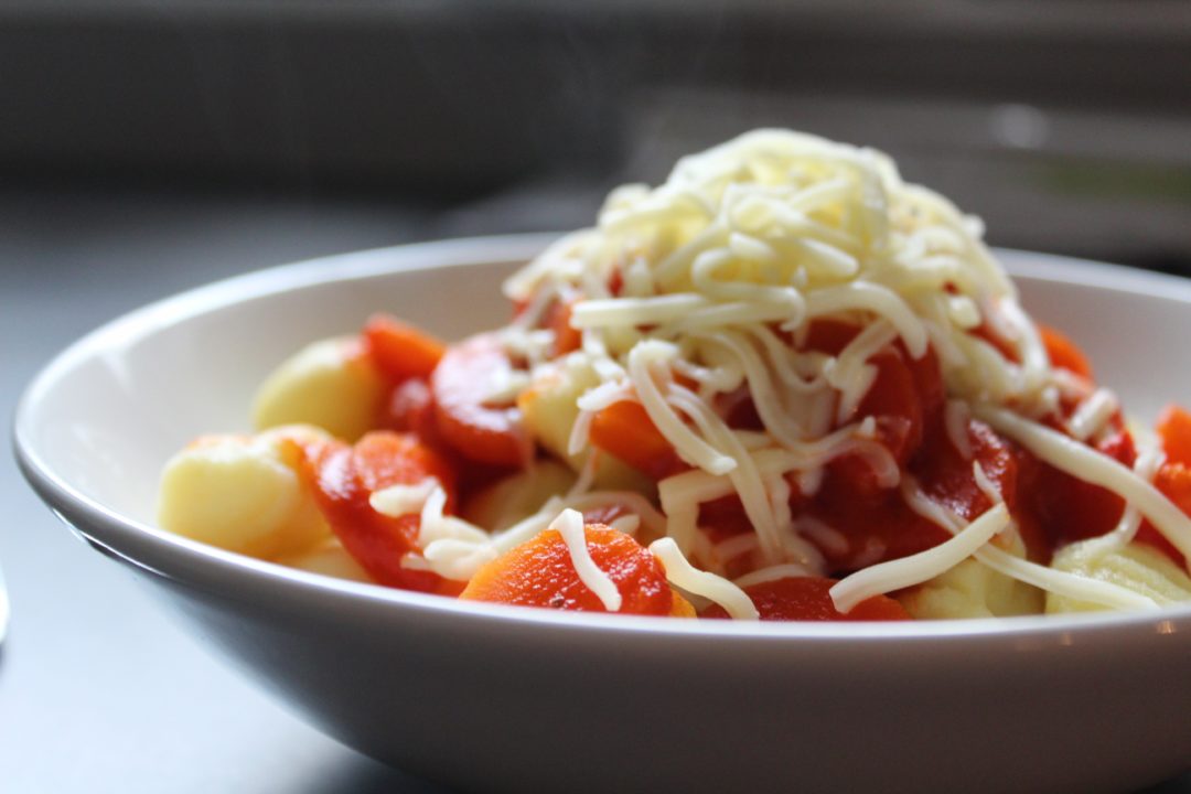 Gnocchi mit Gemüsesoße - einfach, schnell und lecker! - lottiundemil.de